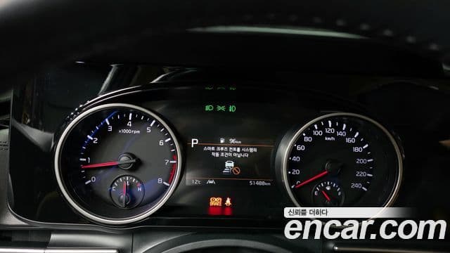 Kia Carnival 2022 — Фото 8/20