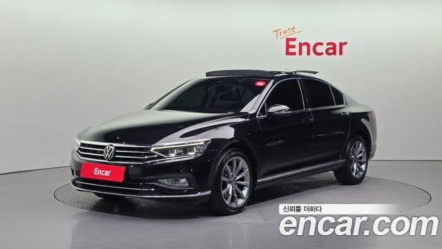 Volkswagen Passat GT 2022 — Şəkil 10/20