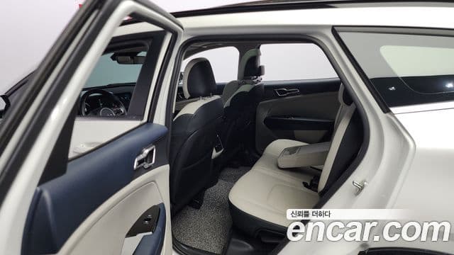 Kia Sportage 2022 — фото 12 из 20