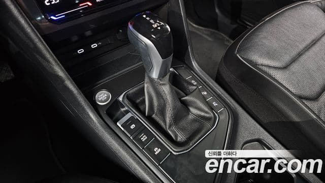 Volkswagen Tiguan Allspace 2023 — ფოტო 9/20