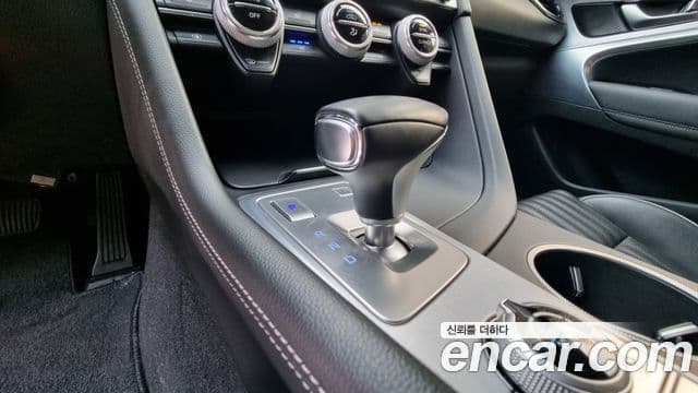 Genesis G70 2020 — ფოტო 8/20
