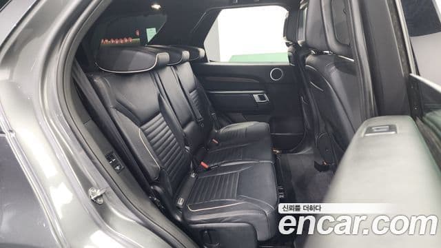 Land Rover Discovery 5 2019 — Photo 11/20