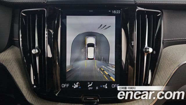 Volvo XC60 2018 — Şəkil 12/20