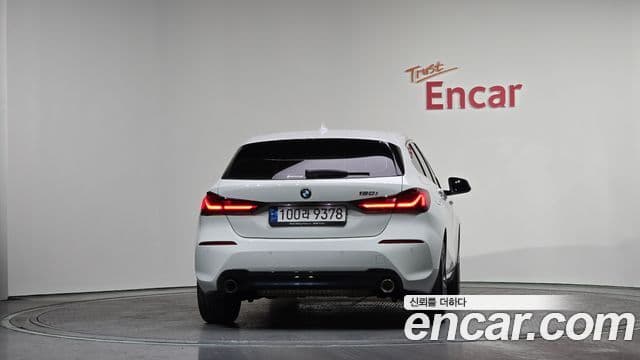 BMW 1 Series 2022 — ფოტო 2/20