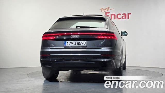 Audi Q7 2021 — ფოტო 4/20