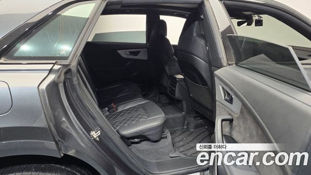 Audi Q7 2021 — ფოტო 12/20