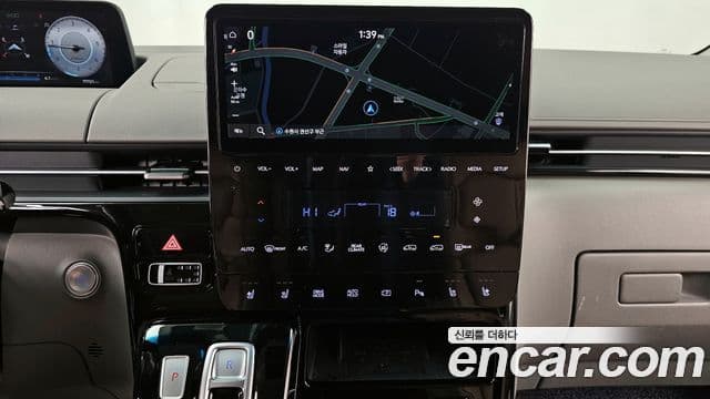 Hyundai Staria 2023 — ფოტო 17/20
