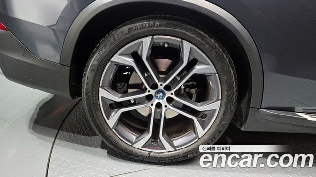 BMW X5 2022 — ფოტო 4/20