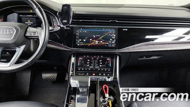 Audi Q7 2022 — ფოტო 14/20