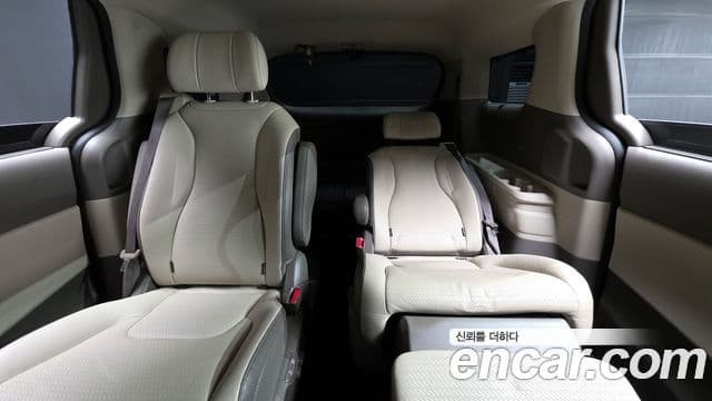 Kia Carnival 2023 — ფოტო 12/20