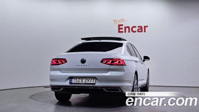 Volkswagen Passat GT 2022 — ფოტო 3/20