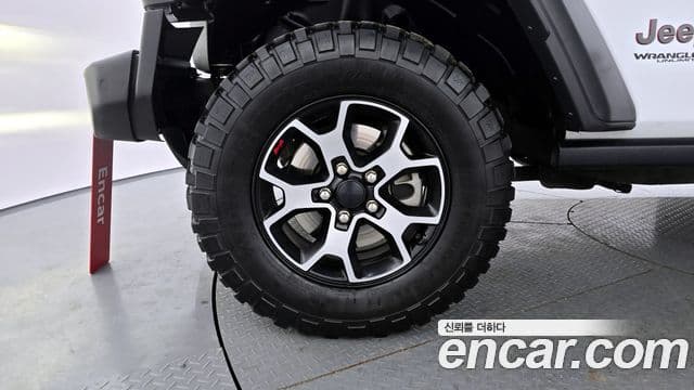 Jeep Wrangler 2020 — ფოტო 5/20