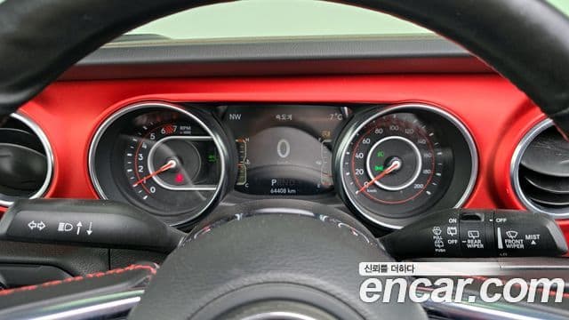 Jeep Wrangler 2020 — ფოტო 8/20