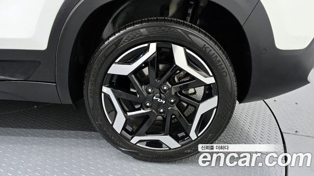 Kia Seltos 2024 — ფოტო 5/20