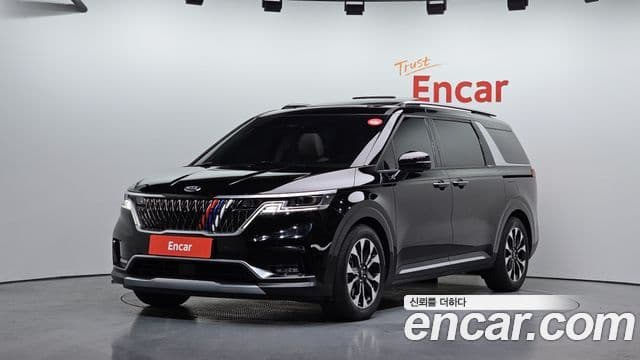 Kia Carnival 2021 — ფოტო 1/20