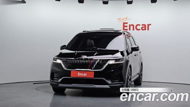 Kia Carnival 2021 — фото 3 из 20