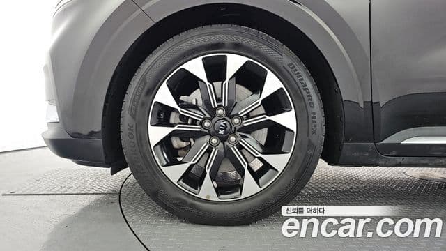 Kia Carnival 2021 — ფოტო 5/20
