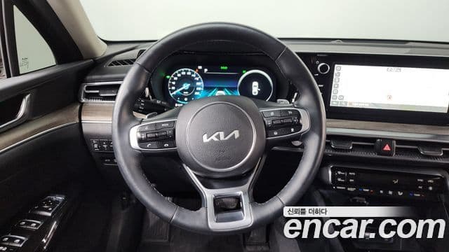 Kia K5 2023 — Şəkil 13/20