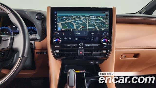Toyota Alphard, 2024