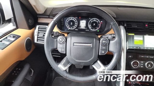 Land Rover Discovery 5 2018 — Фото 13/20