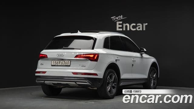 Audi Q5 2021 — ფოტო 2/20