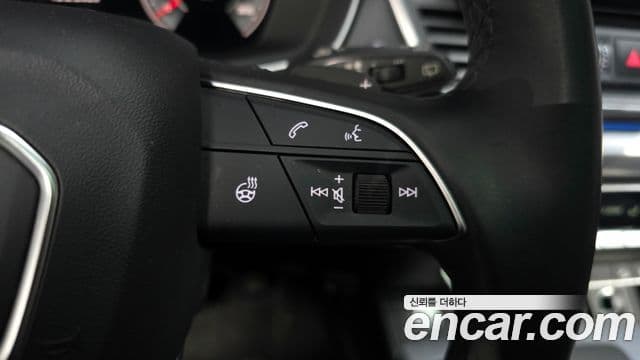 Audi Q5 2021 — ფოტო 18/20