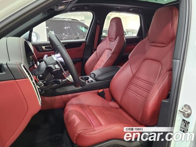Porsche Cayenne 2023 — Photo 15/20