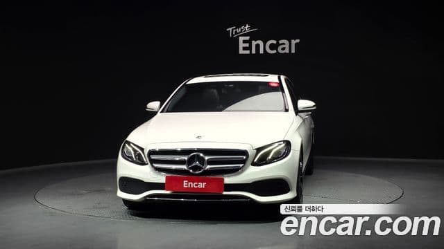 Mercedes-Benz E-Class 2018 — ფოტო 3/20