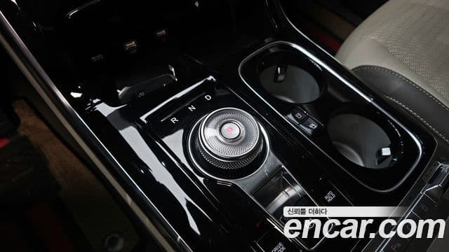 Kia Carnival 2021 — ფოტო 9/20