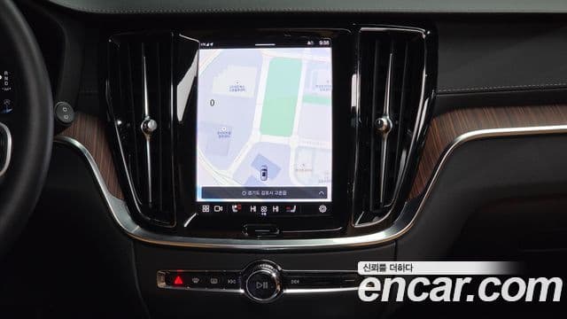 Volvo V60 Cross Country 2022 — Şəkil 14/20