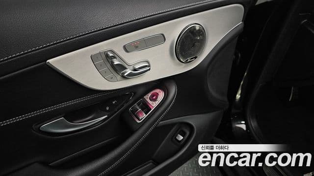 Mercedes-Benz C-Class 2022 — ფოტო 18/20