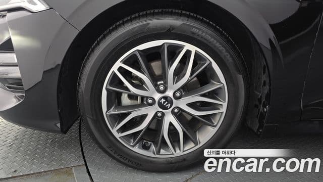 Kia K5 2021 — Şəkil 10/20