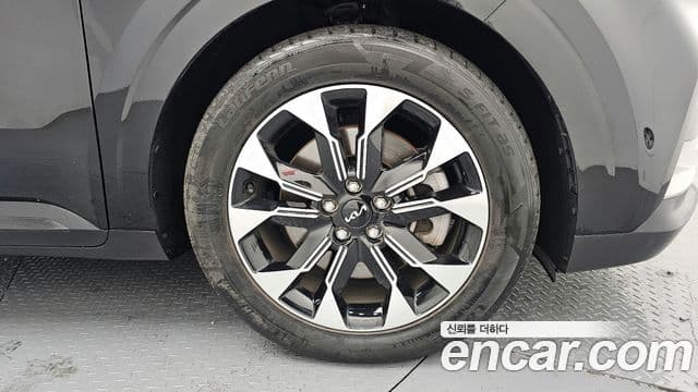 Kia Carnival 2021 — фото 5 из 20
