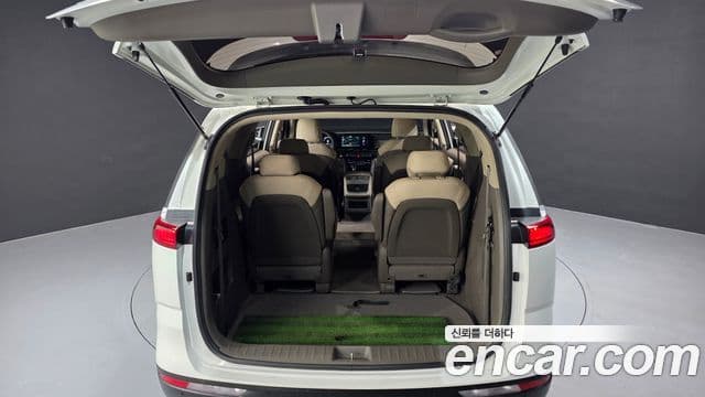 Kia Carnival 2023 — фото 20 из 20