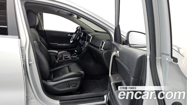 Kia Sportage The Bold 2019 — ფოტო 18/20