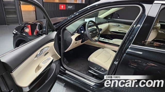 Genesis GV70 2023 — ფოტო 11/20
