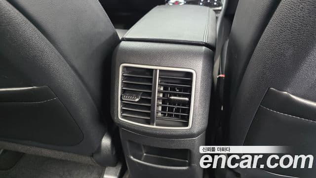 Kia Sportage 2021 — ფოტო 19/20