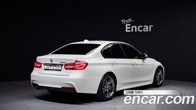 BMW 3 Series 2018 — Фото 2/20