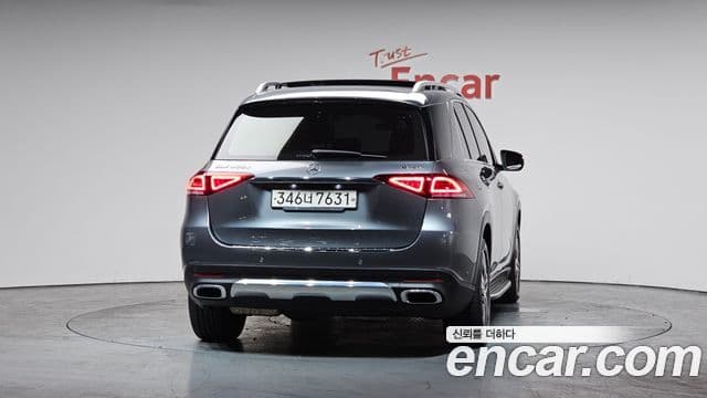 Mercedes-Benz GLE-Class 2020 — ფოტო 4/20