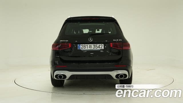 Mercedes-Benz GLB-Class 2025 — Фото 3/17