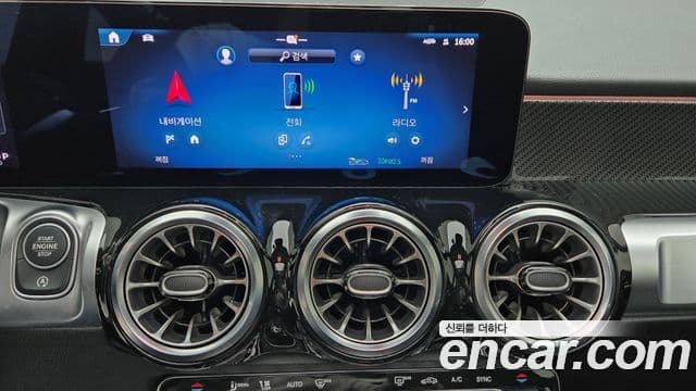 Mercedes-Benz GLB-Class 2025 — Фото 16/17