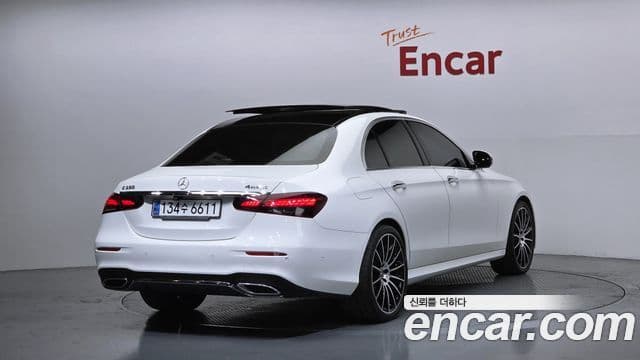 Mercedes-Benz E-Class 2021 — Фото 2/20