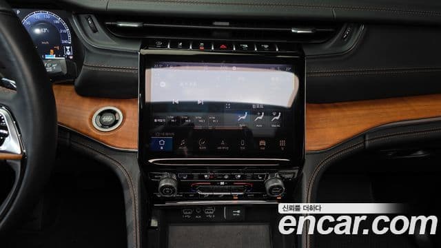 Jeep Grand Cherokee 2021 — ფოტო 8/20