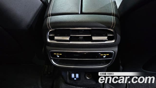 Genesis GV80 2021 — ფოტო 18/20