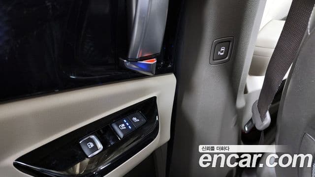 Kia Carnival 2021 — Фото 19/20