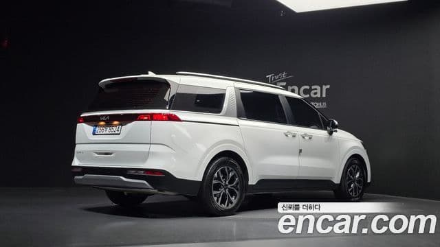 Kia Carnival 2023 — Şəkil 2/20