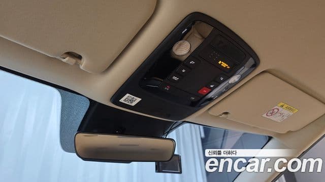 Kia Carnival 2023 — Şəkil 18/20