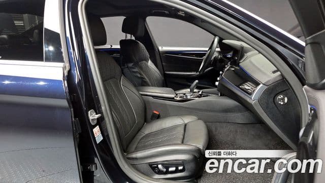 BMW 5 Series 2019 — Şəkil 10/20
