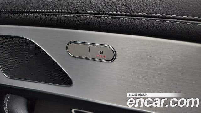 Mercedes-Benz GLE-Class 2021 — Şəkil 18/20