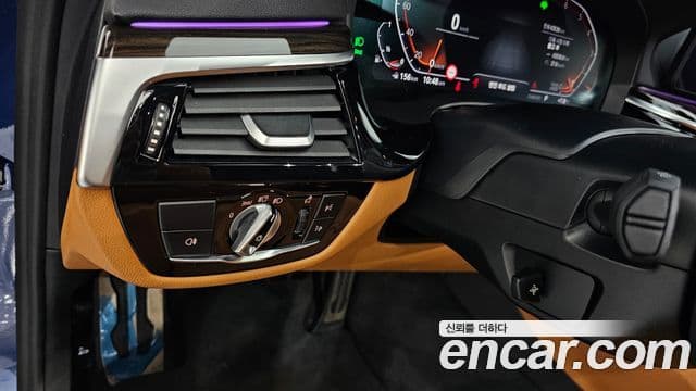 BMW 5 Series 2020 — Şəkil 16/20